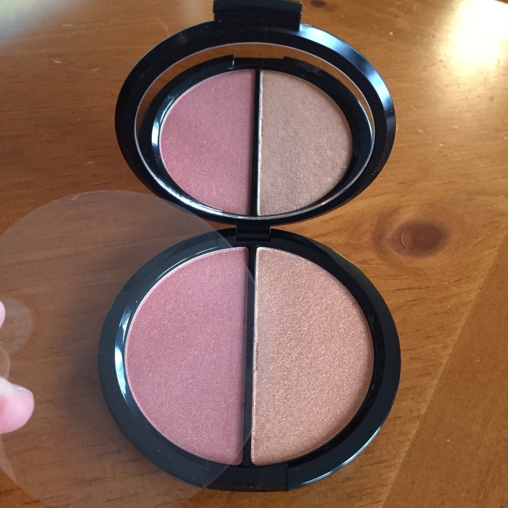 Bobbi Brown Powder Duo & Face Brush - Picture 4 of 12